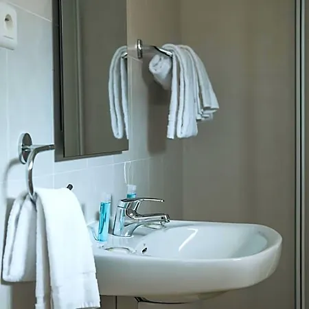 Hotel Ideal-subrini 3*